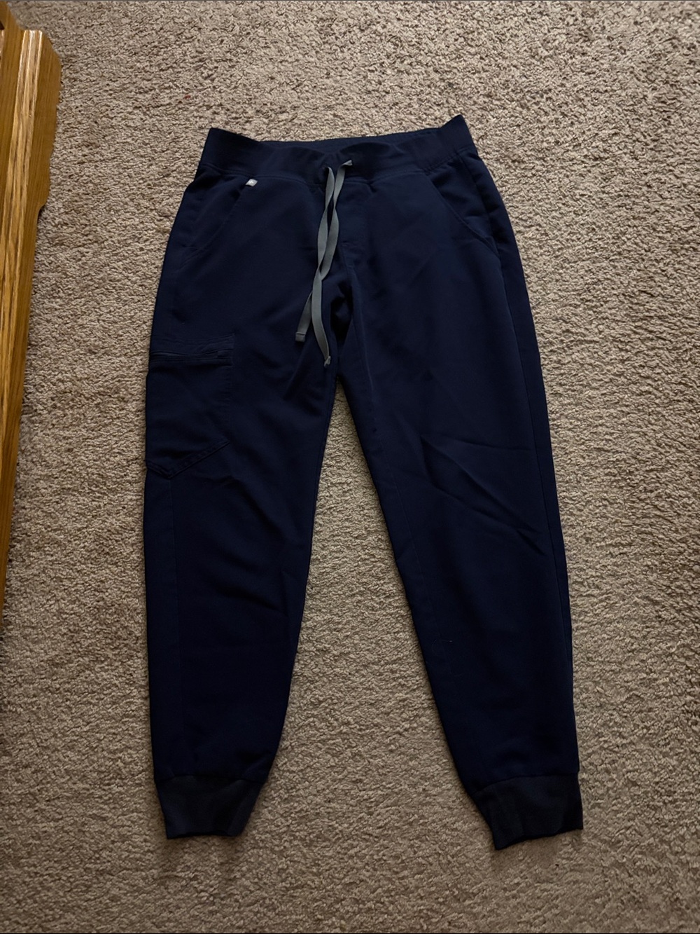 Figs women’s petite navy Joggers with Drawstring and zipper side pocket
